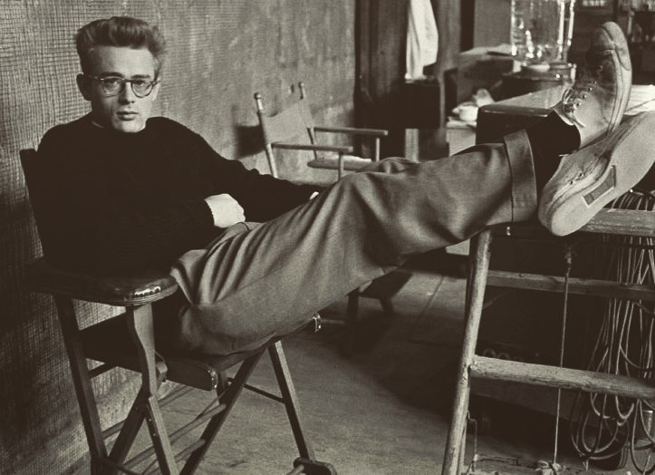 Não é um Chuck Taylor, mas ainda assim é um Converse. O modelo Jack Purcell era o favorito do ator de Hollywood e ícone cultural James Dean.